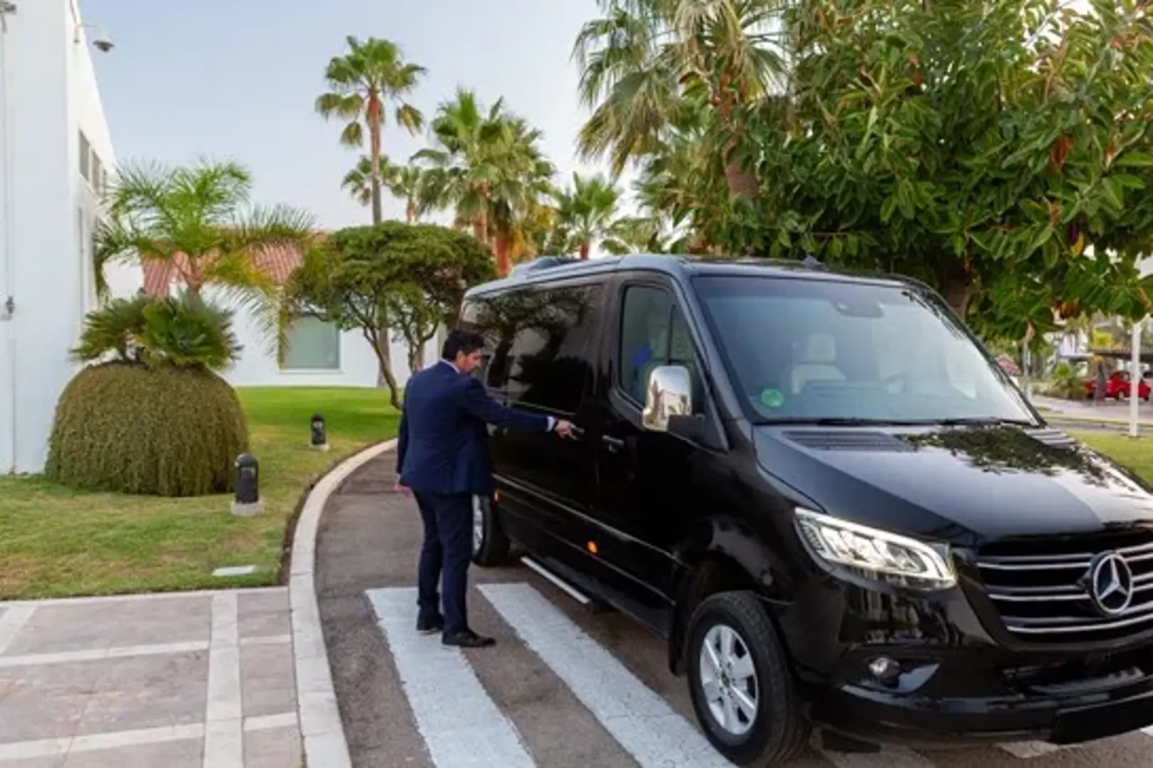 Частный водитель & долгосрочный VIP-трансфер в Анталии image 3